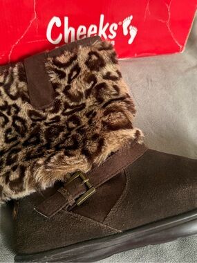 Women's Brown Faux Fur Ankle Boots - Leopard Trim